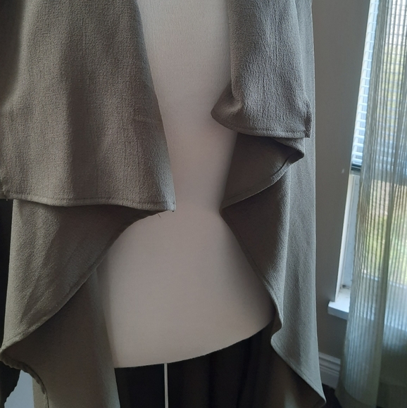 Revamped Sirens | Green Cardigan - Picture 4 of 10